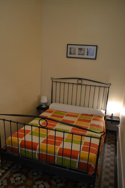 Blue Hostel Barcelona Rom bilde