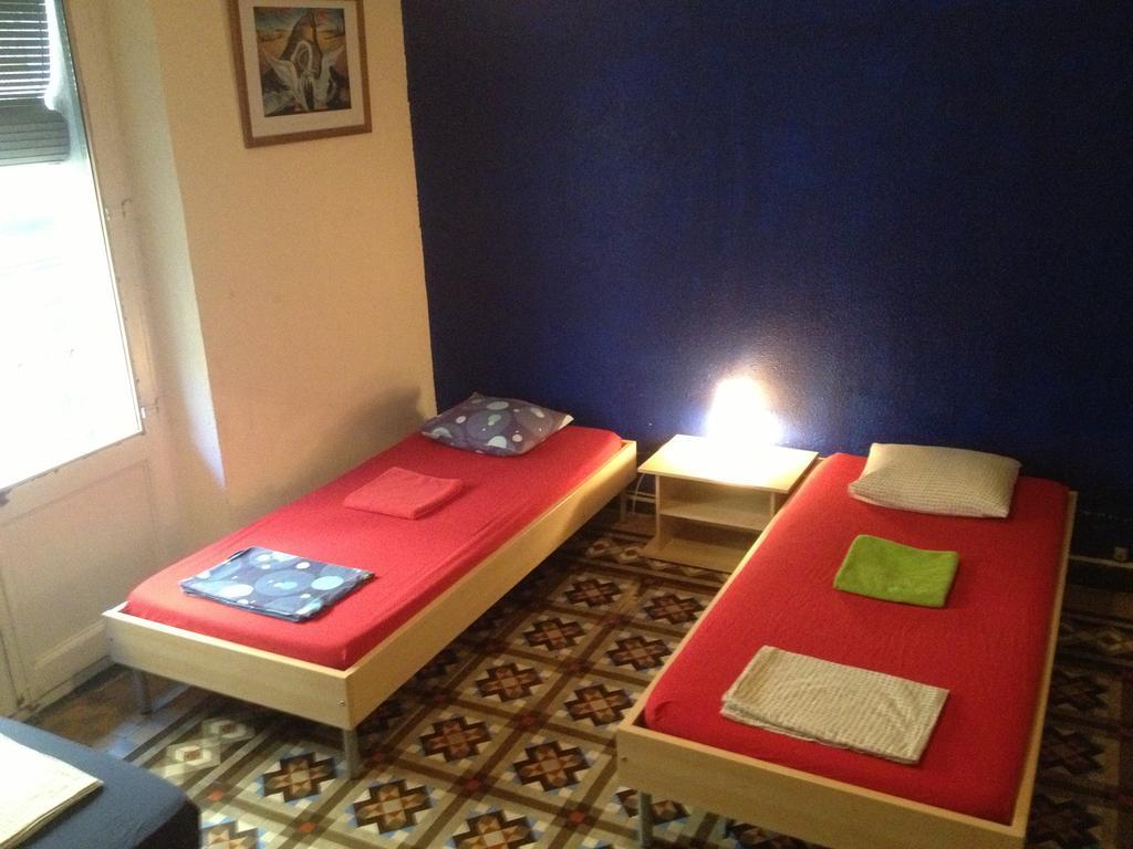 Blue Hostel Barcelona Rom bilde